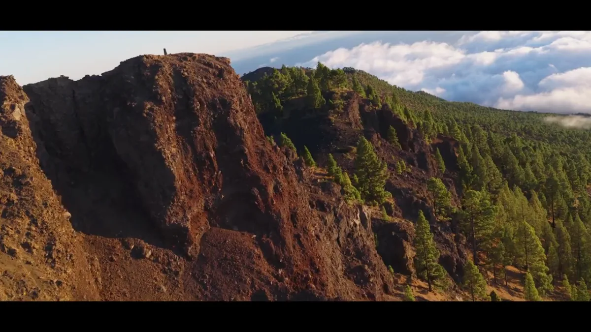 Fotograma del documental de la Ruta de los Volcanes, dron e IA 4