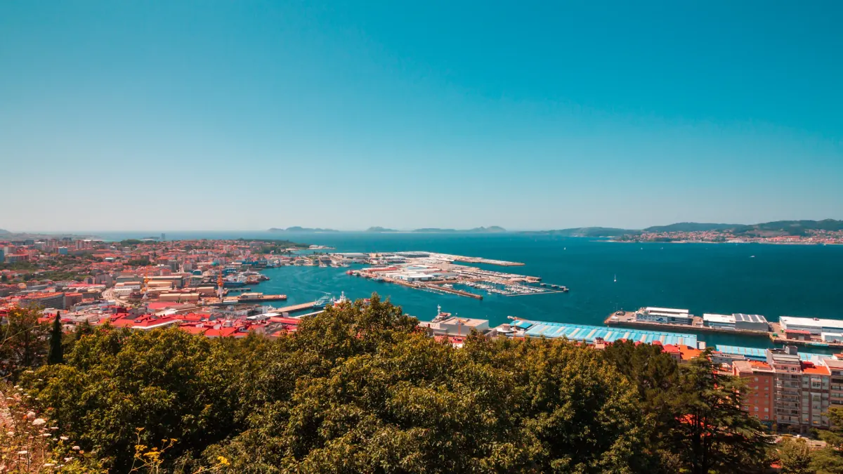 Skyline de Vigo al atardecer